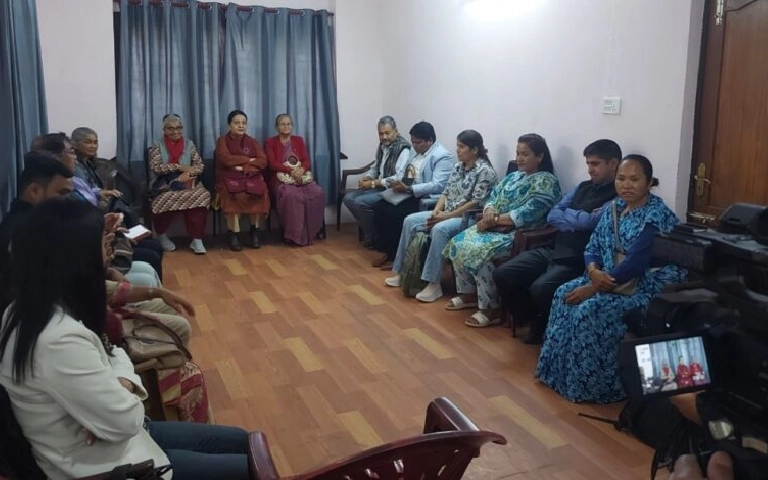 पूर्व राष्ट्रपति भण्डारीको सम्पर्क कार्यालयमा एमाले महिला नेताहरूको जमघट, ‘भूमिगत महिला’ पुस्तकमाथि चर्चा